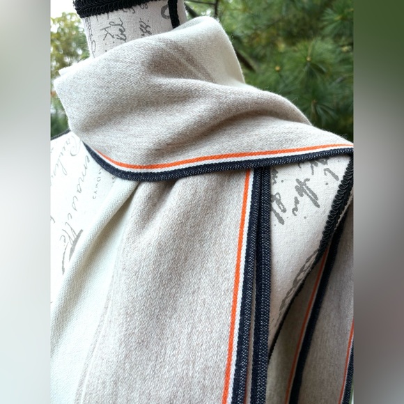 J. Crew Wool-Blend Winter Scarf
New with Tag / Never Worn
Made in Italy - Picture 6 of 11